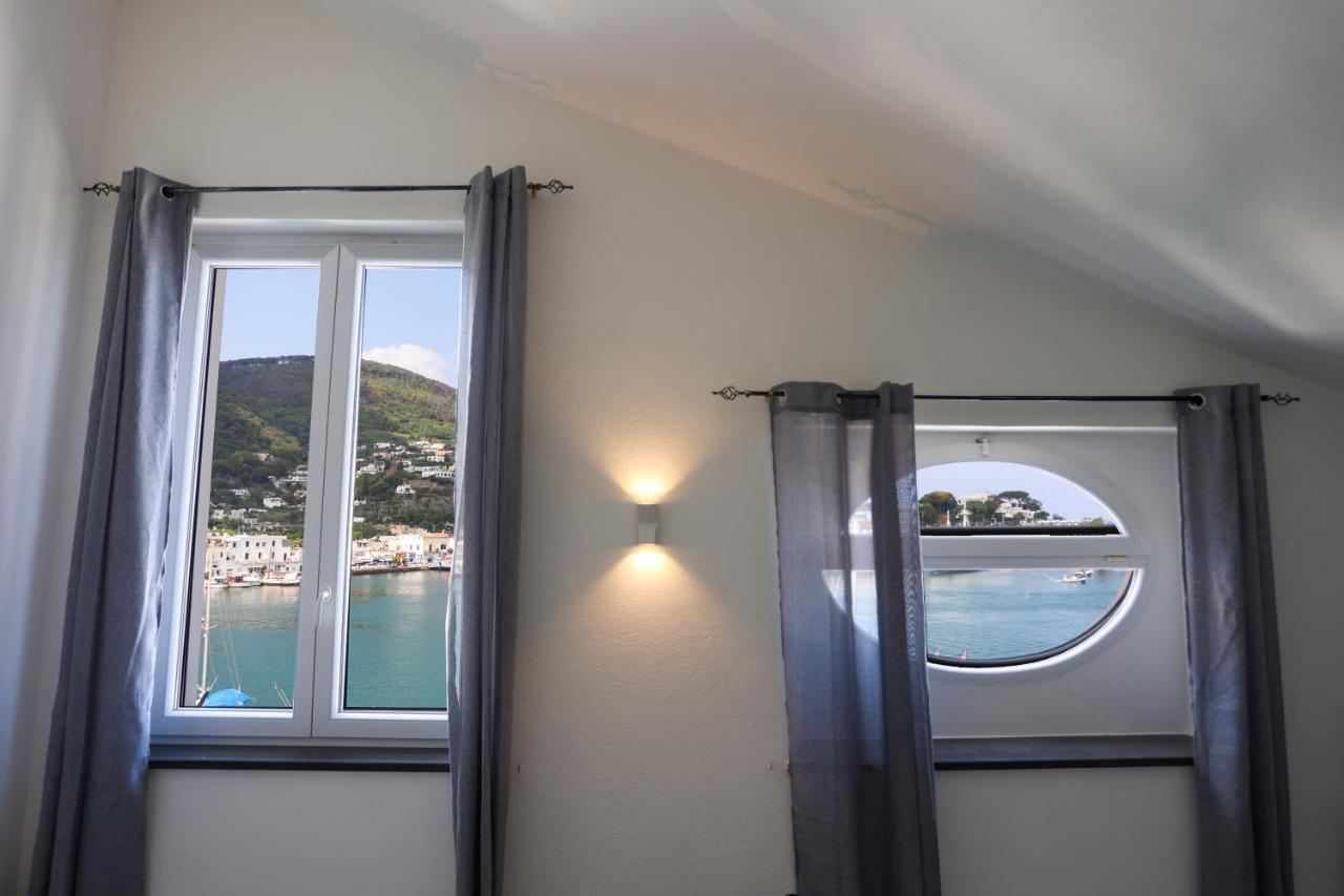 Appartamento Panoramico La Rosa Dei Venti-Libeccio Ischia Bagian luar foto